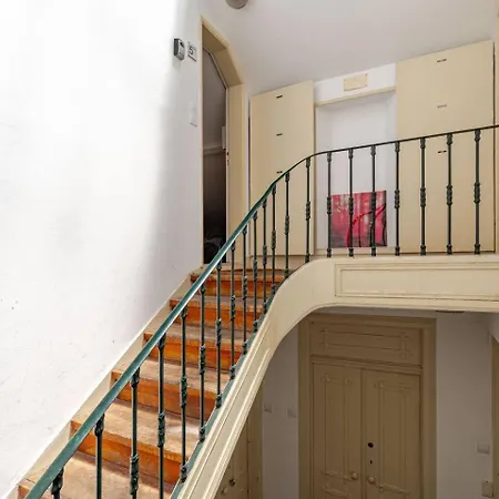 Cosy Loft In The The Heart Of The City! Appartamento Lisbona